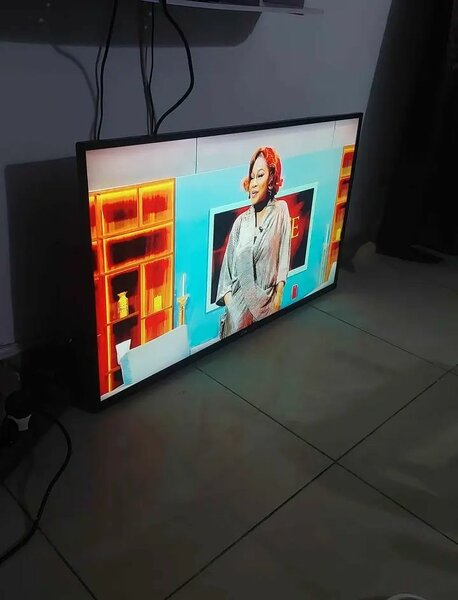 Télévision LED Full HD