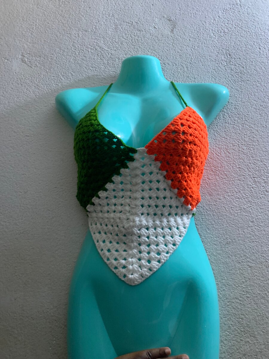 Top bikini crochet tricolore