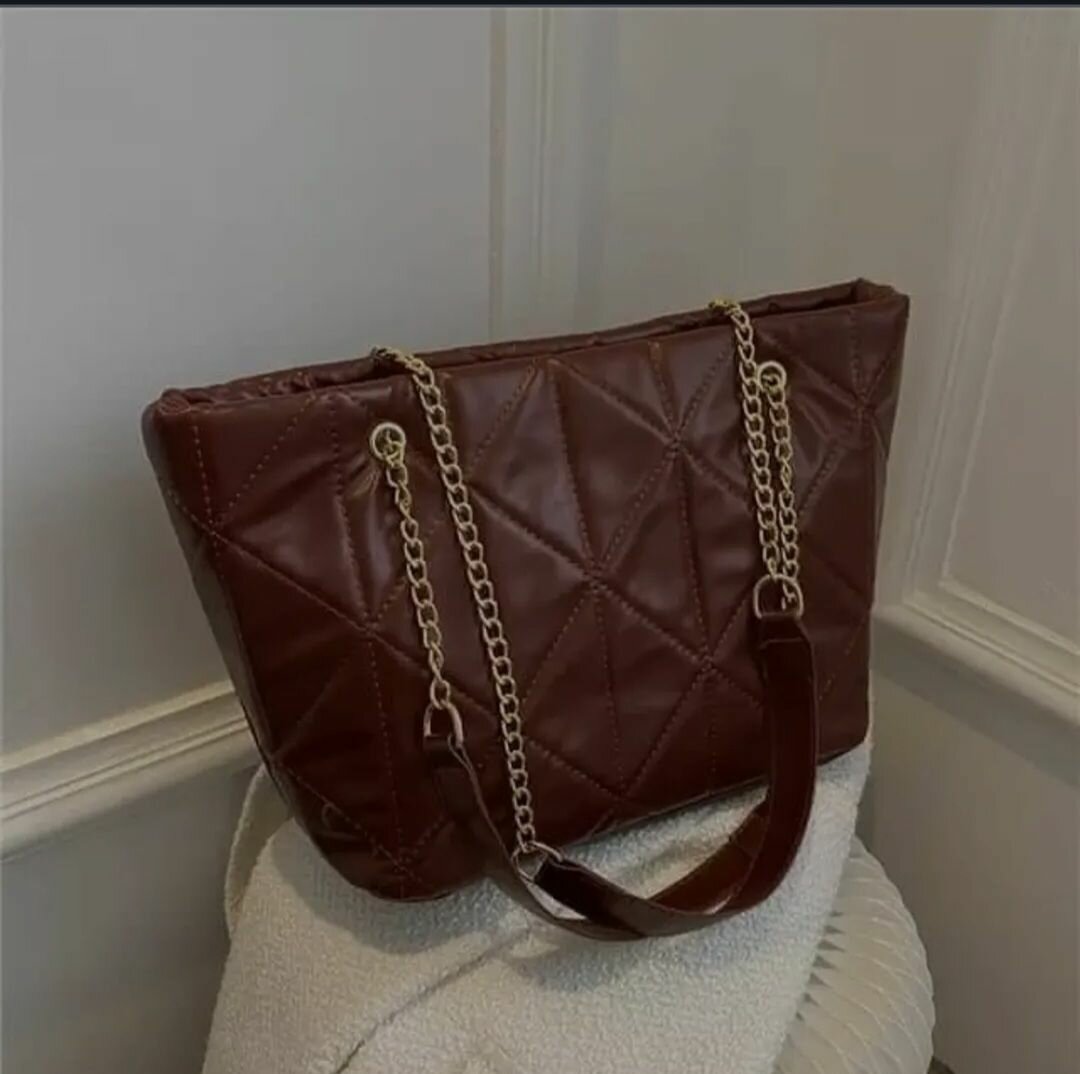 Sac à main en cuir matelassé