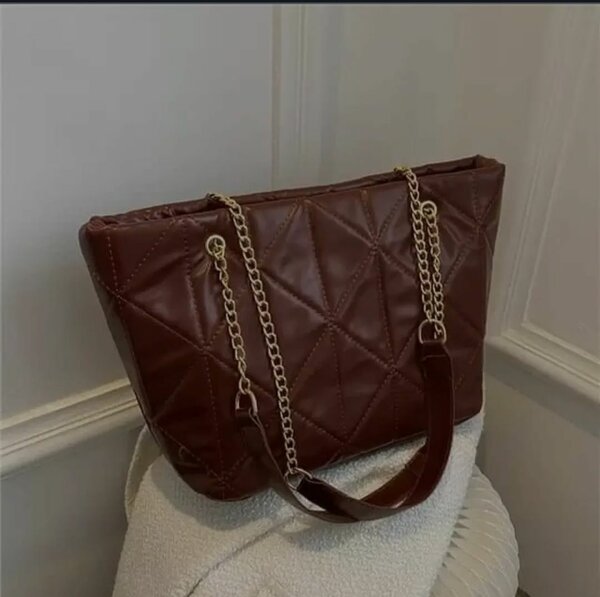 Sac à main en cuir matelassé