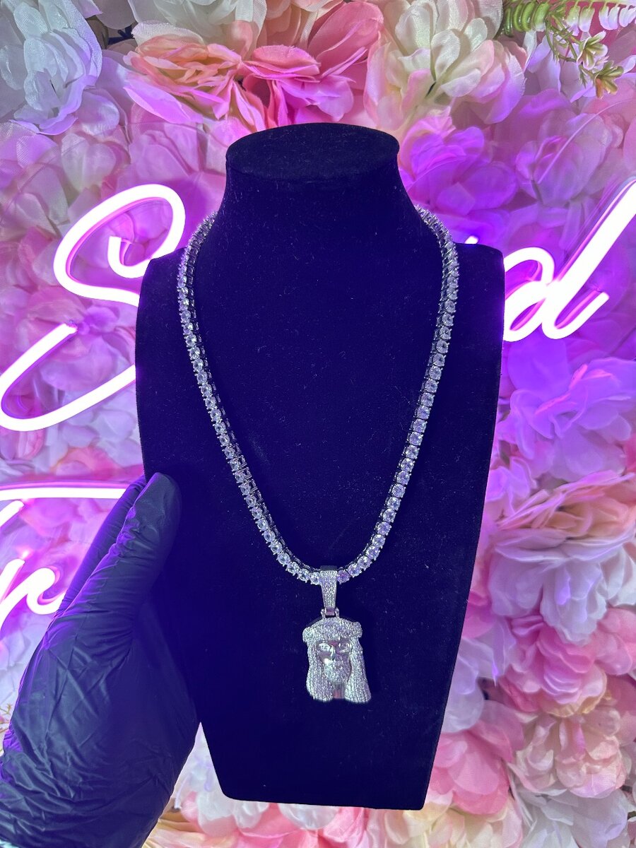 Necklace and pendant