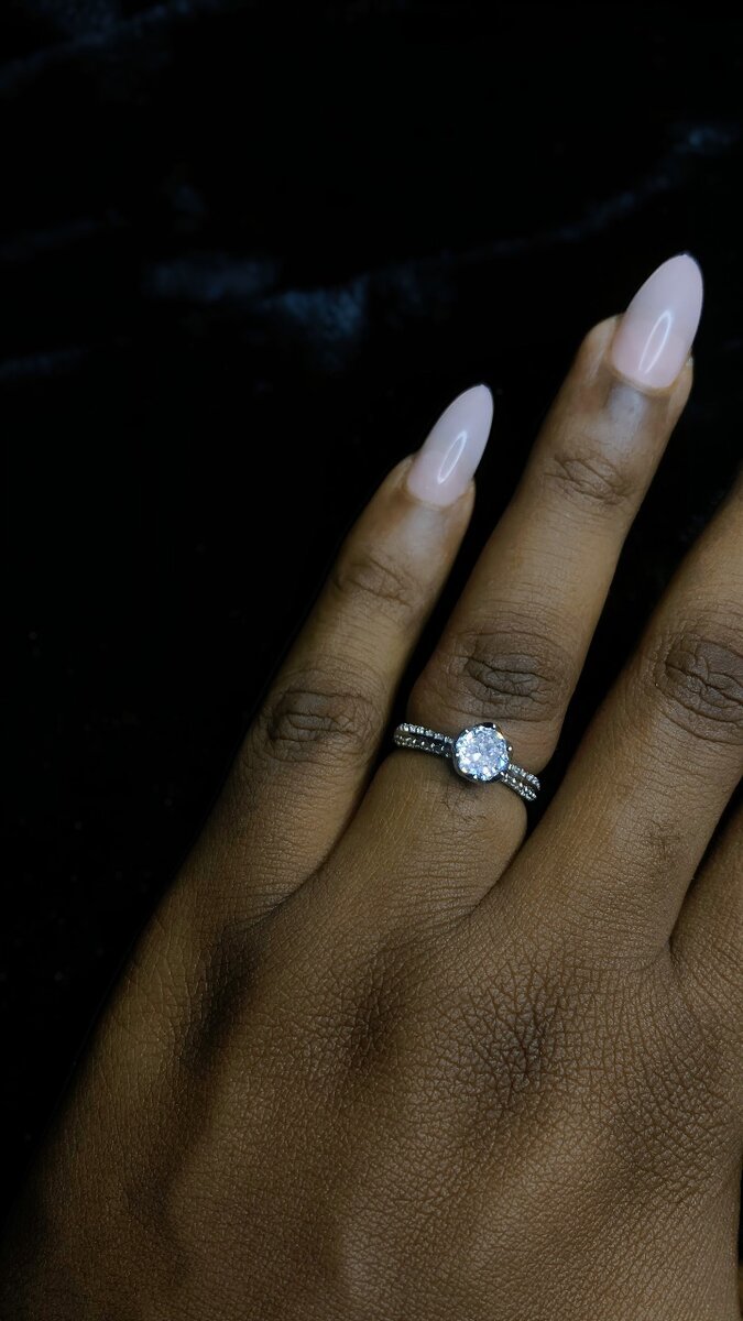 Bague solitaire en diamant élégant