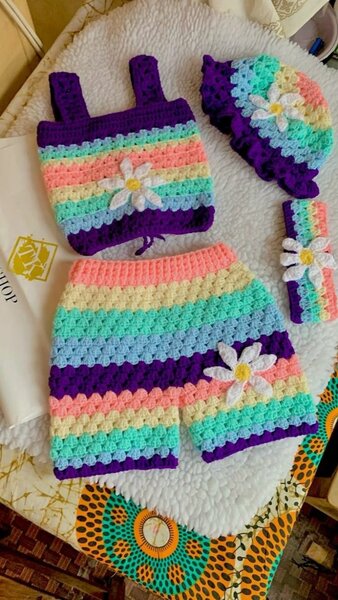 Ensemble crochet arc-en-ciel
