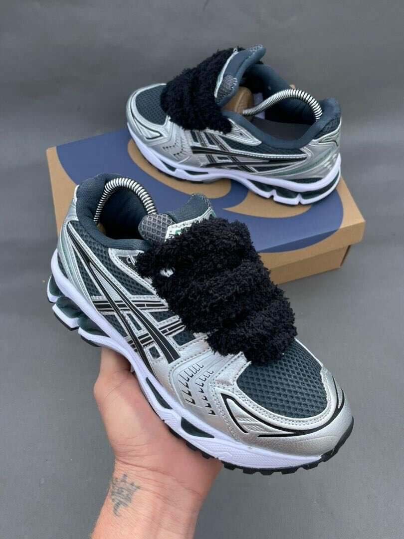 ASICS KAYANO️