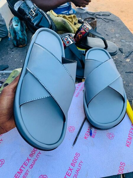 Chaussures en cuir bleu homme