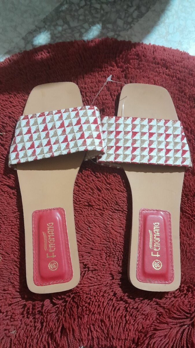 Claquettes élégantes pour femmes