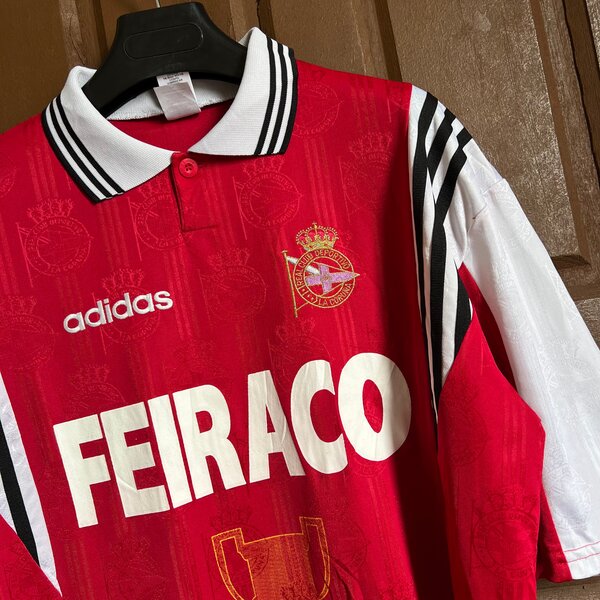 Deportivo la couronna 96’ ( Ig: Sawce Vintage )