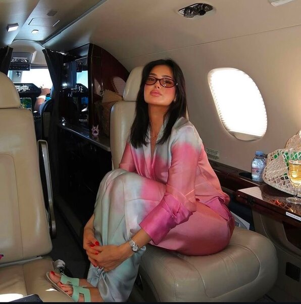 Ladies 2piece Available in size 12