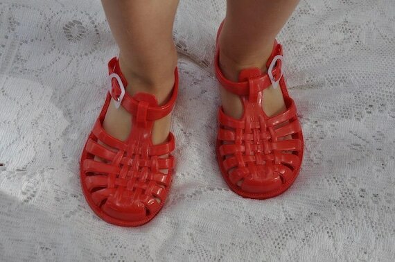 Sandales en plastique pour enfants