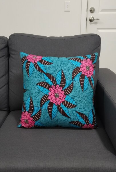 Coussin floral coloré