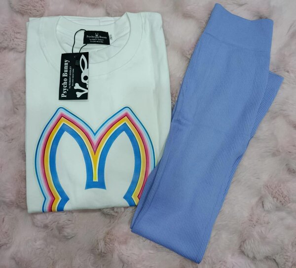 Ensemble T-shirt et Leggings