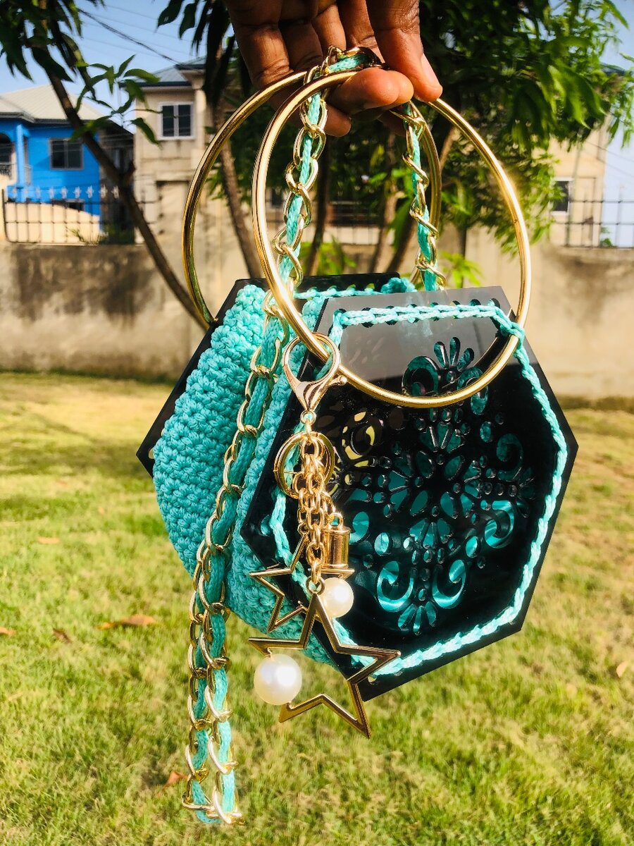 Perola crochet purses