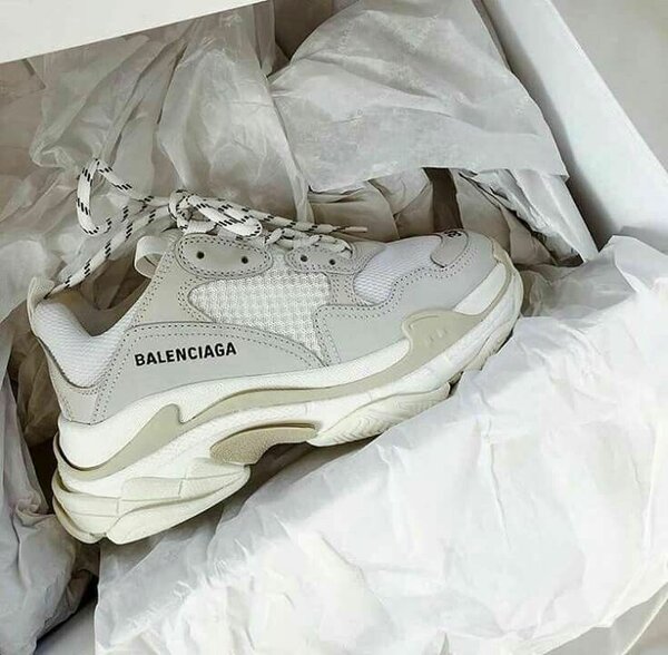 BALENCIAGA TRIPLE S