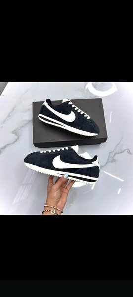 Baskets classiques en daim noir