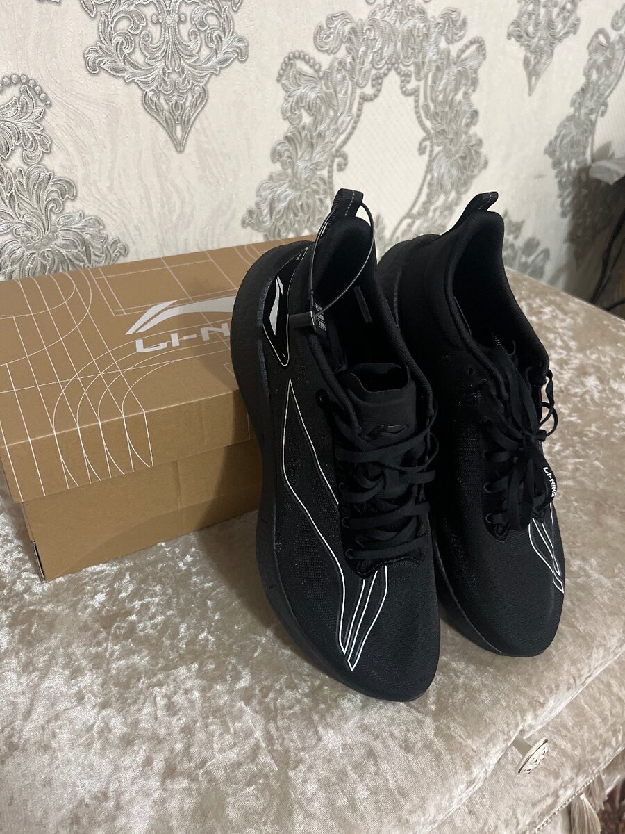 Li-Ning superlight 21