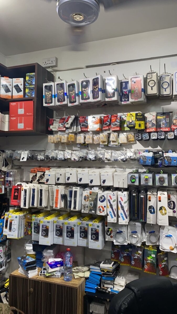 Apple phones and accessories