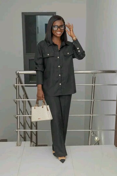 Costume élégant pour femme