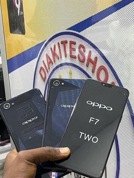 Smartphone Oppo F7