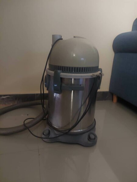 Woover Dry and Wet Vaccum cleaner