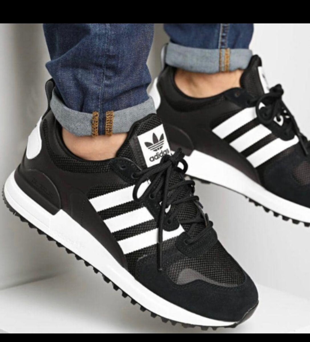 Basket Adidas ZX 700