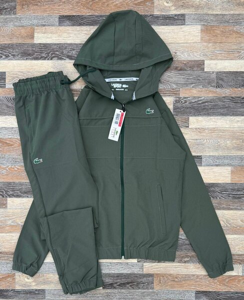 Survêtement sportif homme élégant