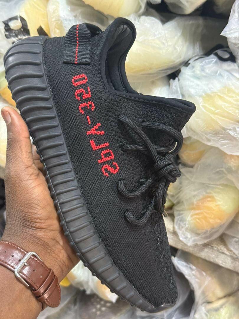 Baskets Noires Stylish 350 Boost