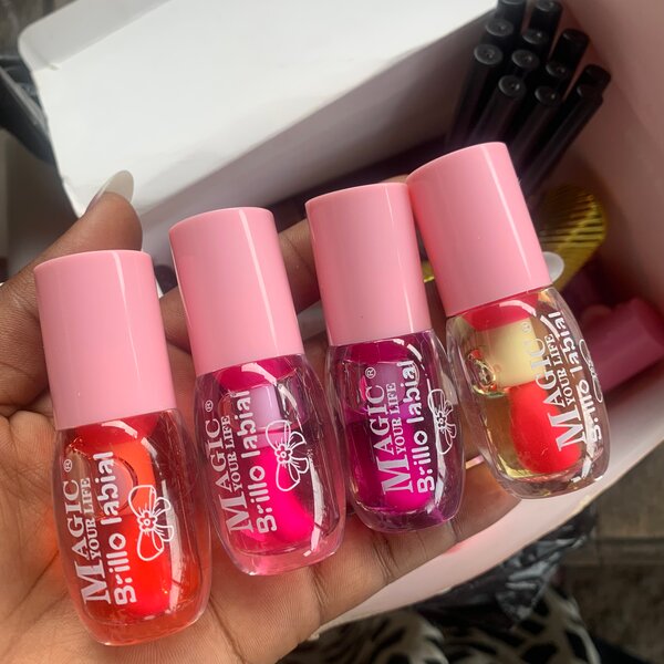 Gloss pour lèvres, 5 à 2000