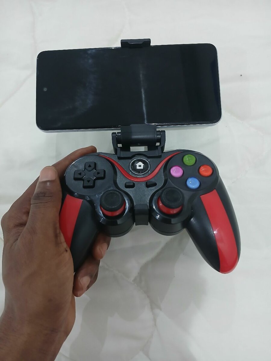 Wireless BT V013 Game Controller for Mobile phones and PC