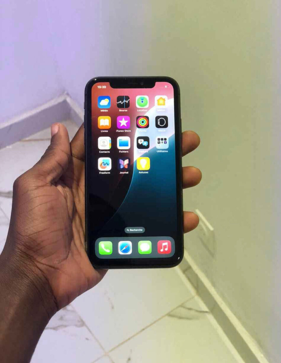 iPhone 11 Noir 64 Go