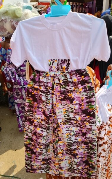 Robe T-shirt fleurie décontractée