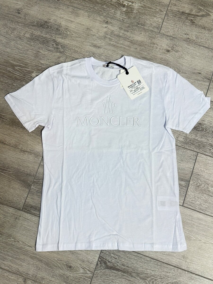 Футболка Moncler