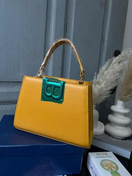 Sac à main tendance jaune