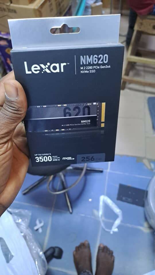 Disque dur SSD SATA et nvme lexar 256gb