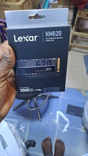 Disque dur SSD SATA et nvme lexar 256gb