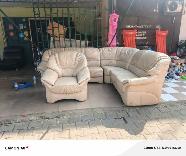 Canapé d'angle en cuir beige