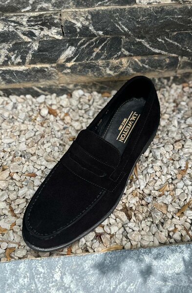 Mocassins en daim noir élégants