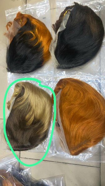 Perruque en cheveux naturels