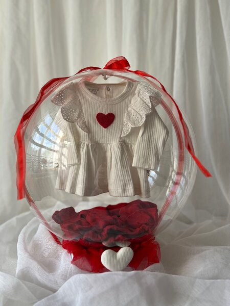 Детская одежда, подарки в шаре