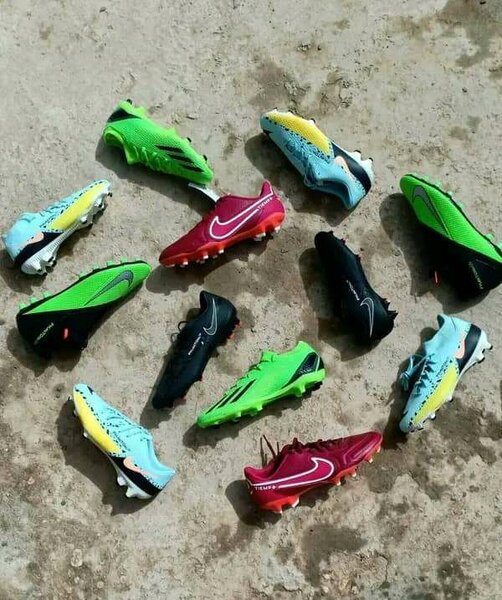Chaussures de Football Colorées