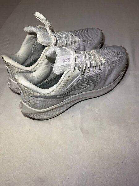 Кроссовки Nike