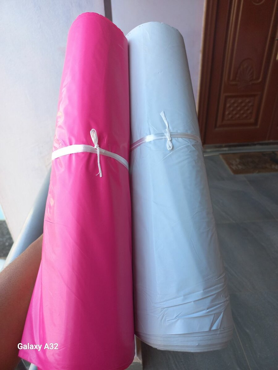 Polymailers (packaging bags)