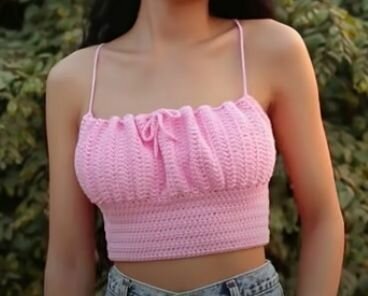 Top crochet moderne et chic