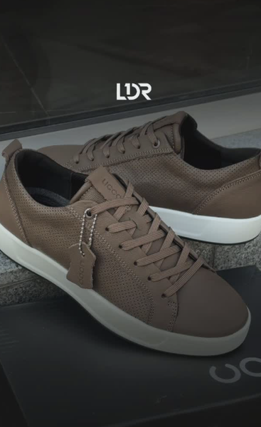 Полуклассические кроссовки на белой подошве 