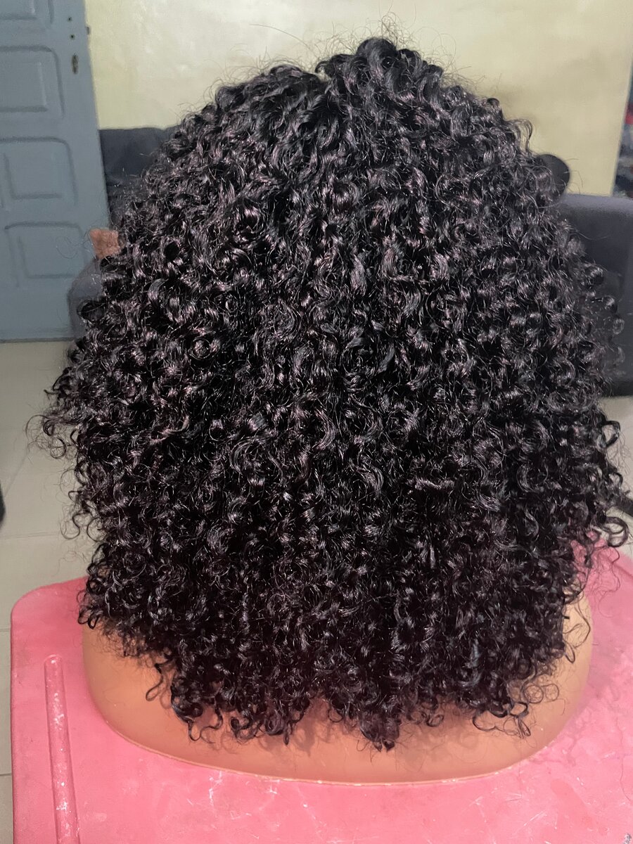 Perruque Bouclée En Dentelle