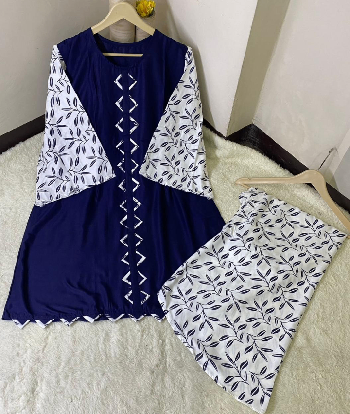 Ladies beautiful stitched article