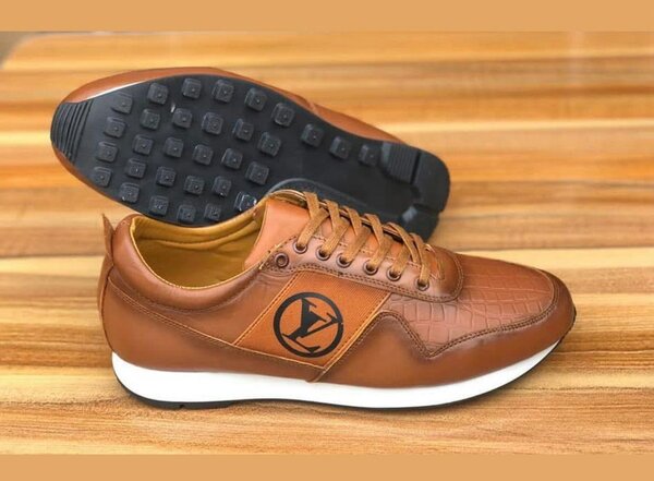 Sneakers en cuir marron homme
