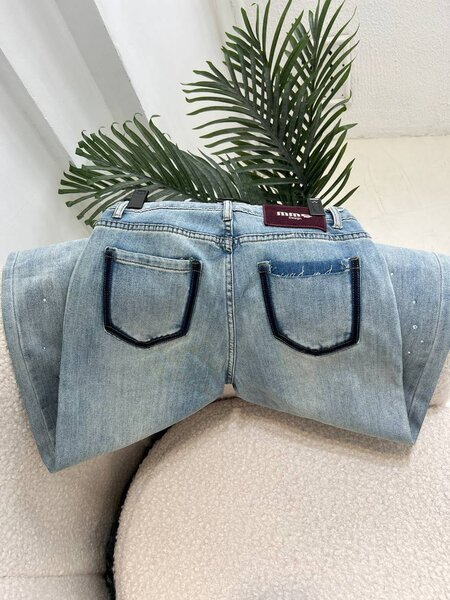 Женская одежда / джинсы