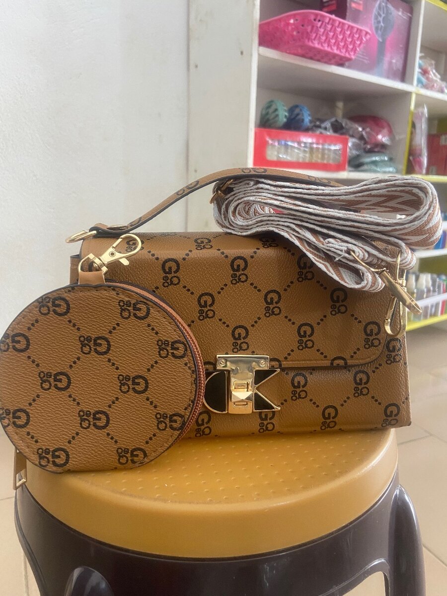 Sac à main tendance avec pochette