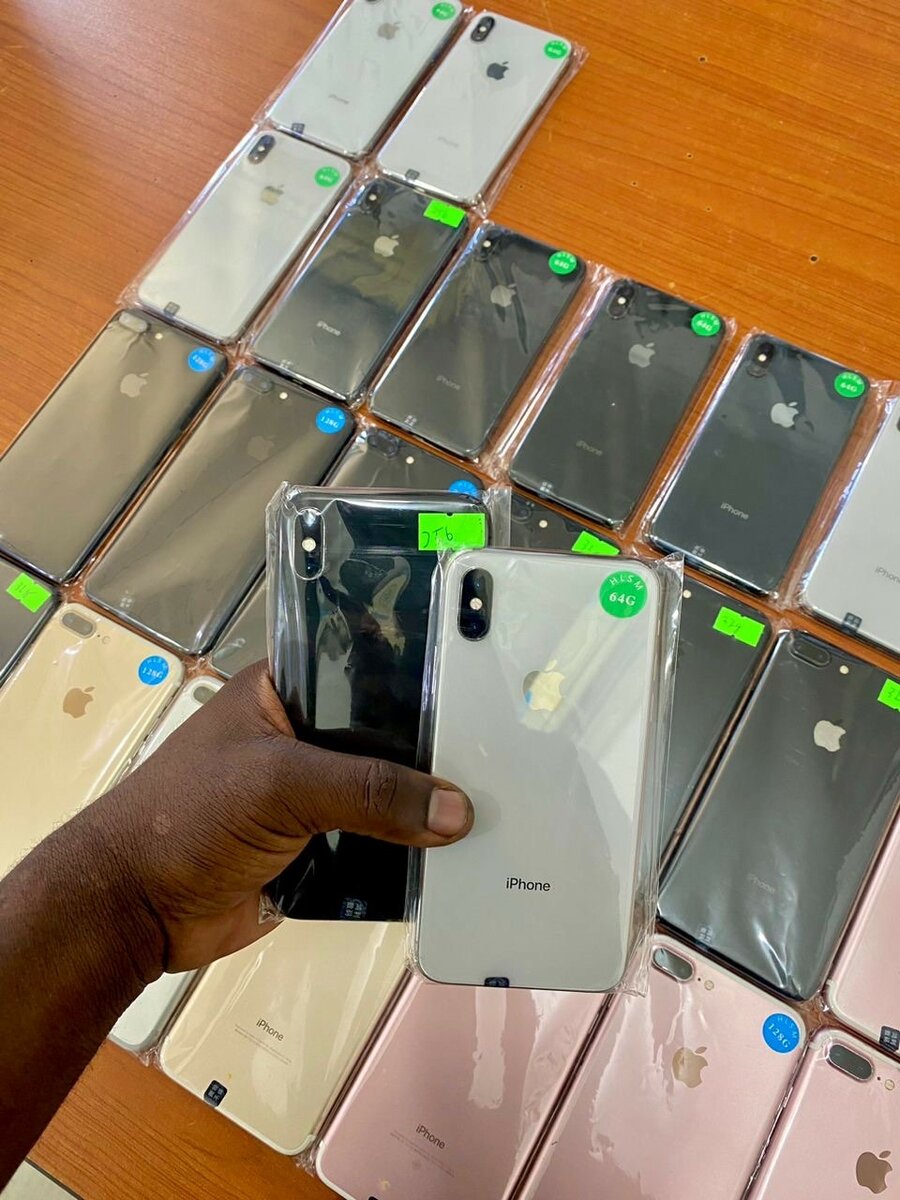 FULLY FUNCTIONAL IPHONE X 64GB