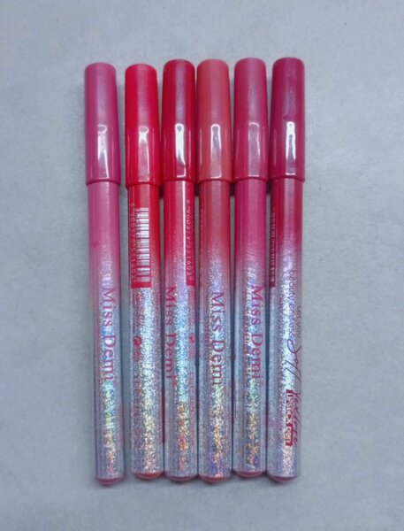 6 Rouges à lèvres Miss Demir